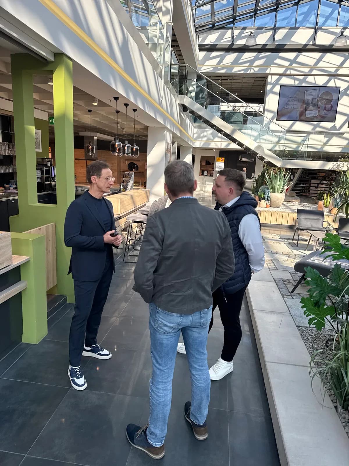 Unternehmer beim Netzwerktreffen